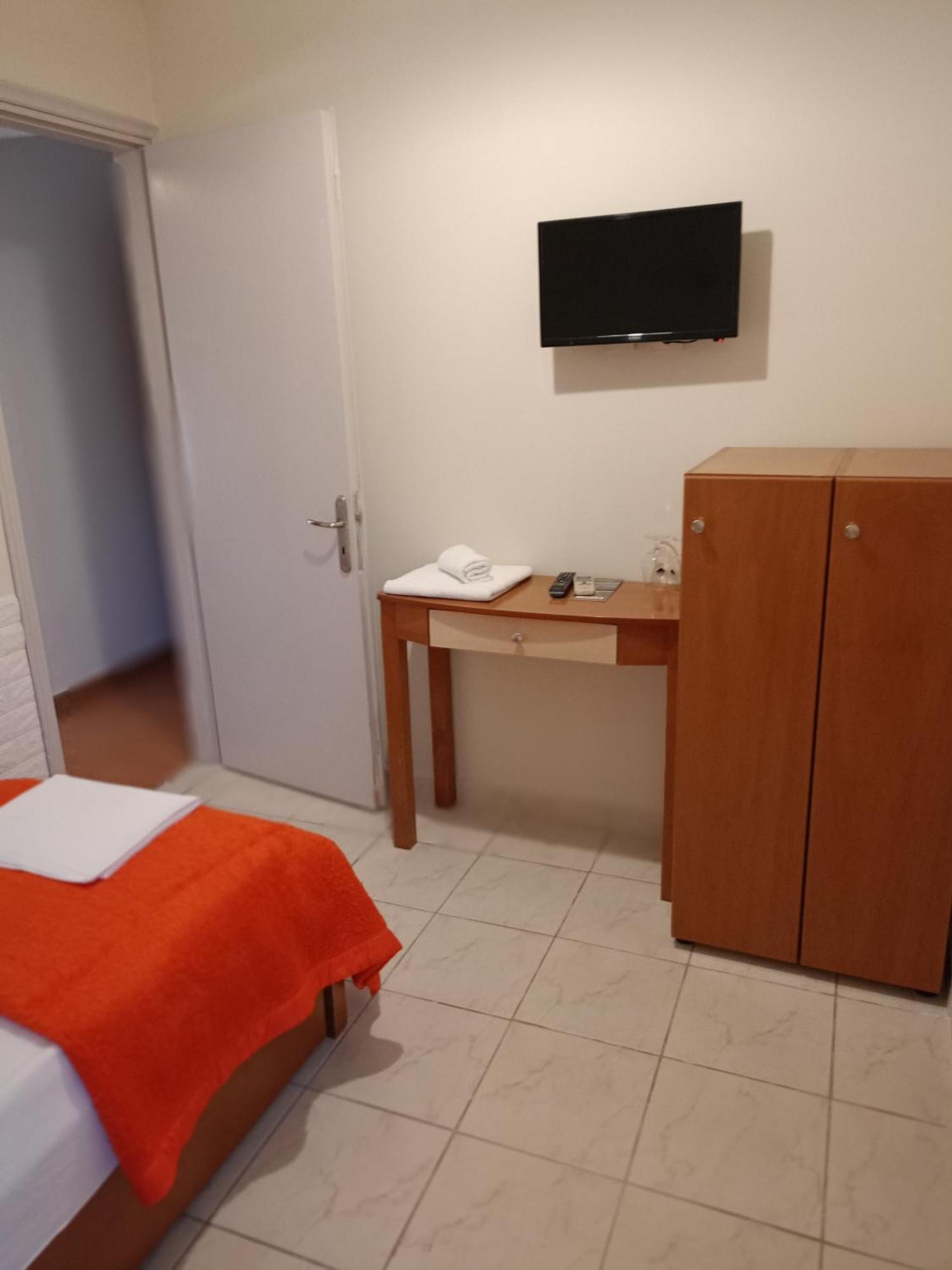 Efstratios Hotel Loutra Edipsou  Eksteriør billede