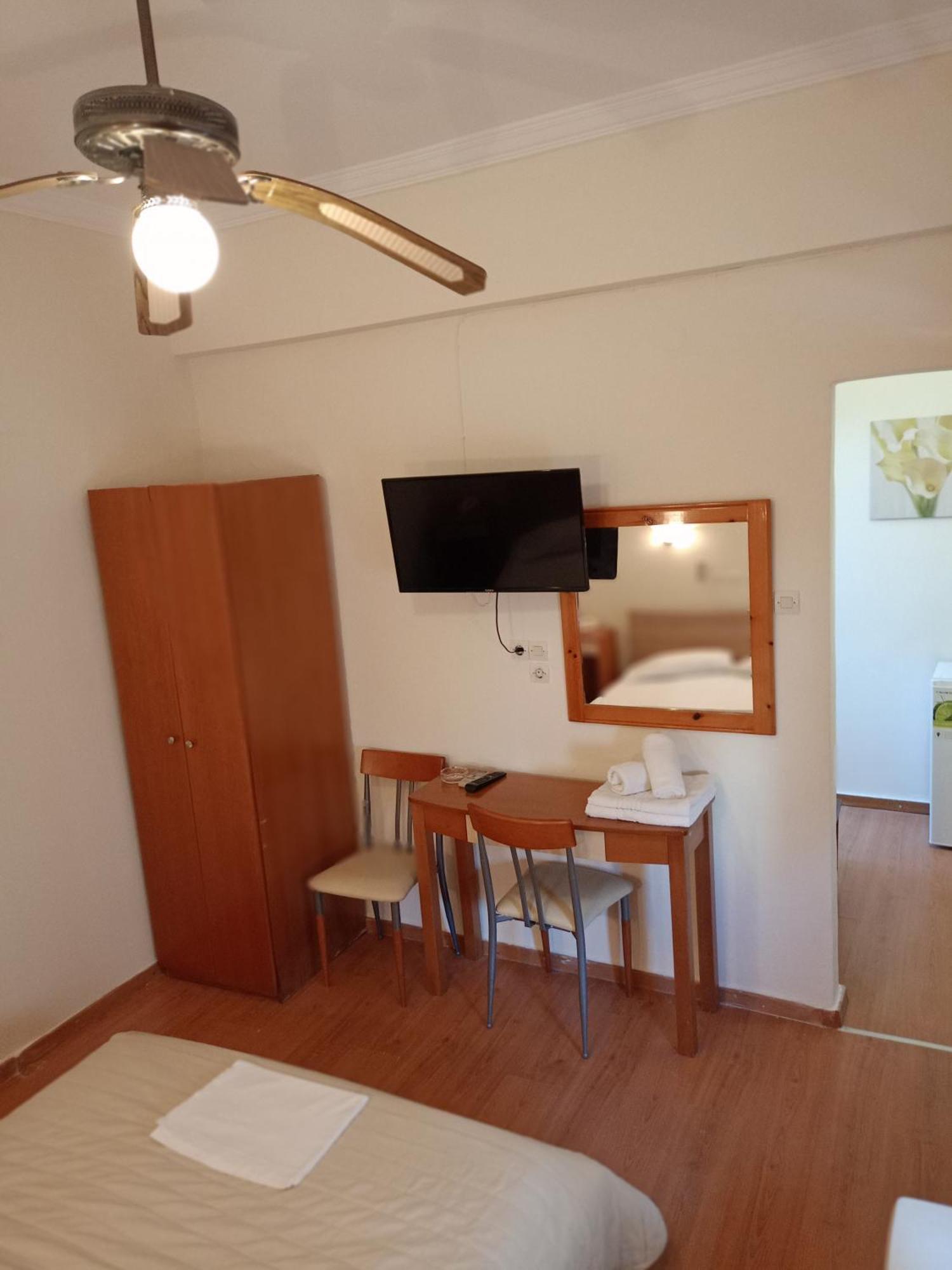 Efstratios Hotel Loutra Edipsou  Værelse billede